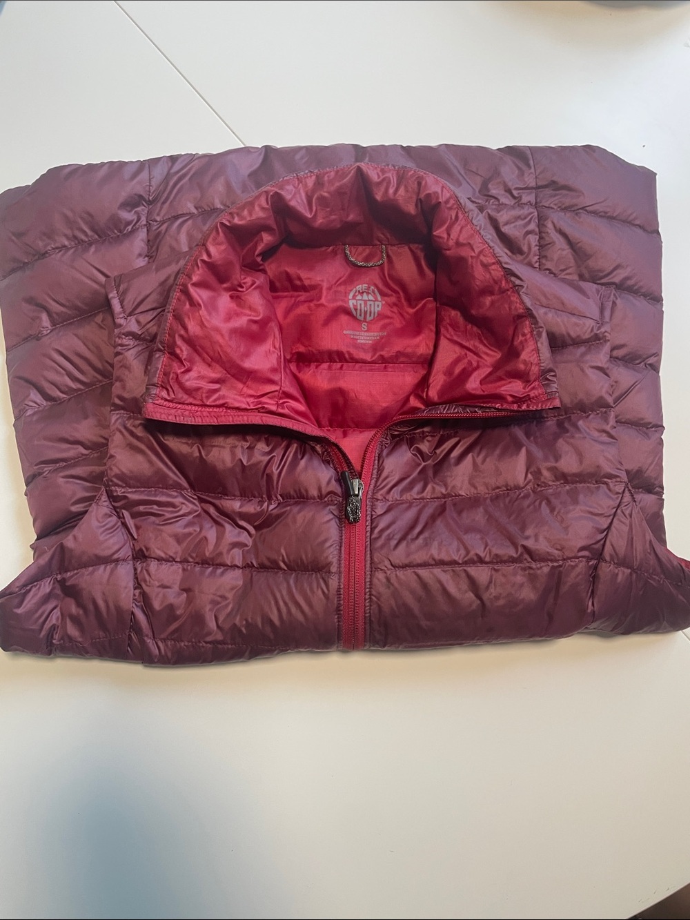 Lightweight Puffer Vest in Deep Plum
